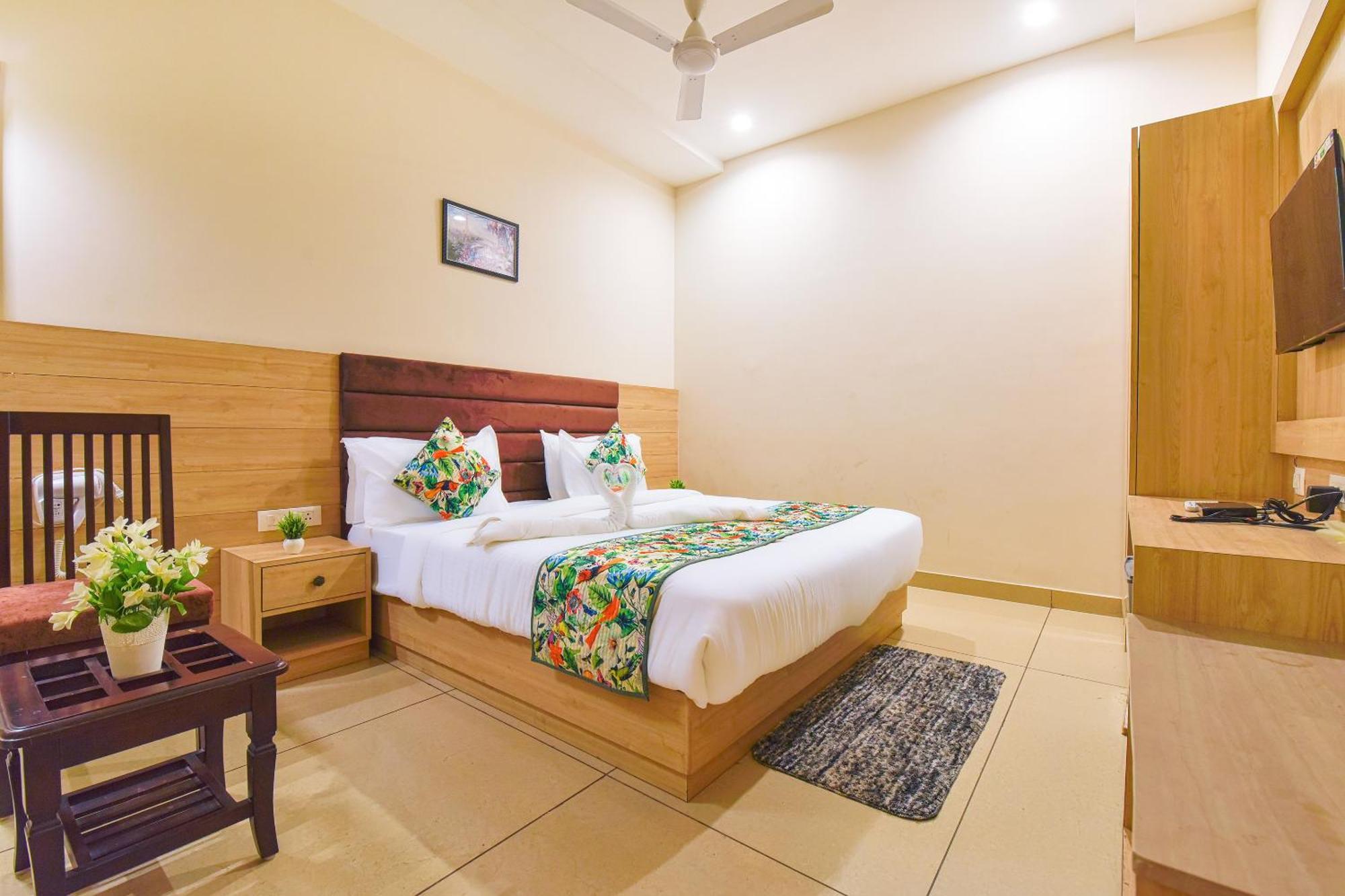 Hotel Remark Udaipur Exterior photo