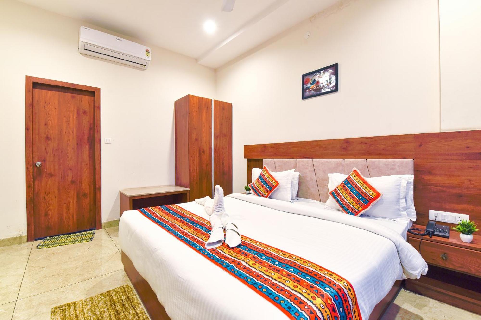 Hotel Remark Udaipur Exterior photo