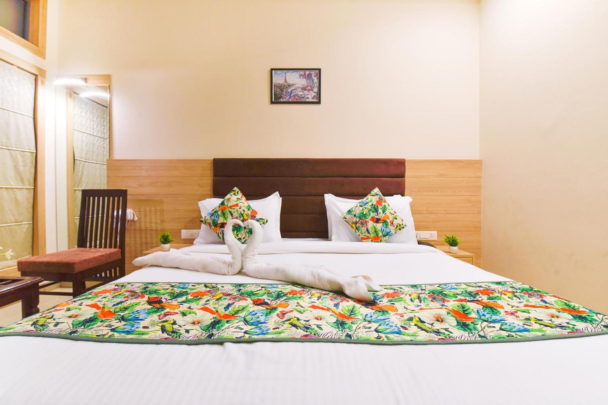 Hotel Remark Udaipur Exterior photo