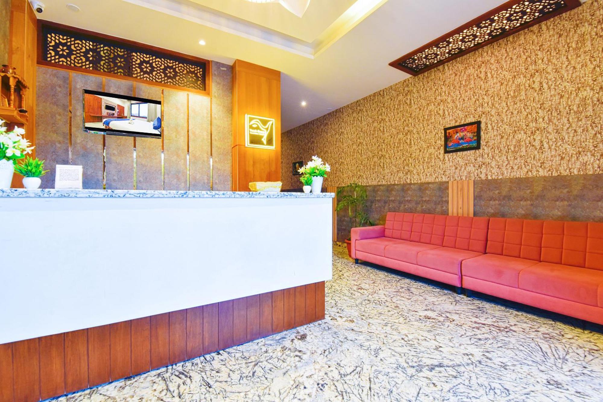 Hotel Remark Udaipur Exterior photo