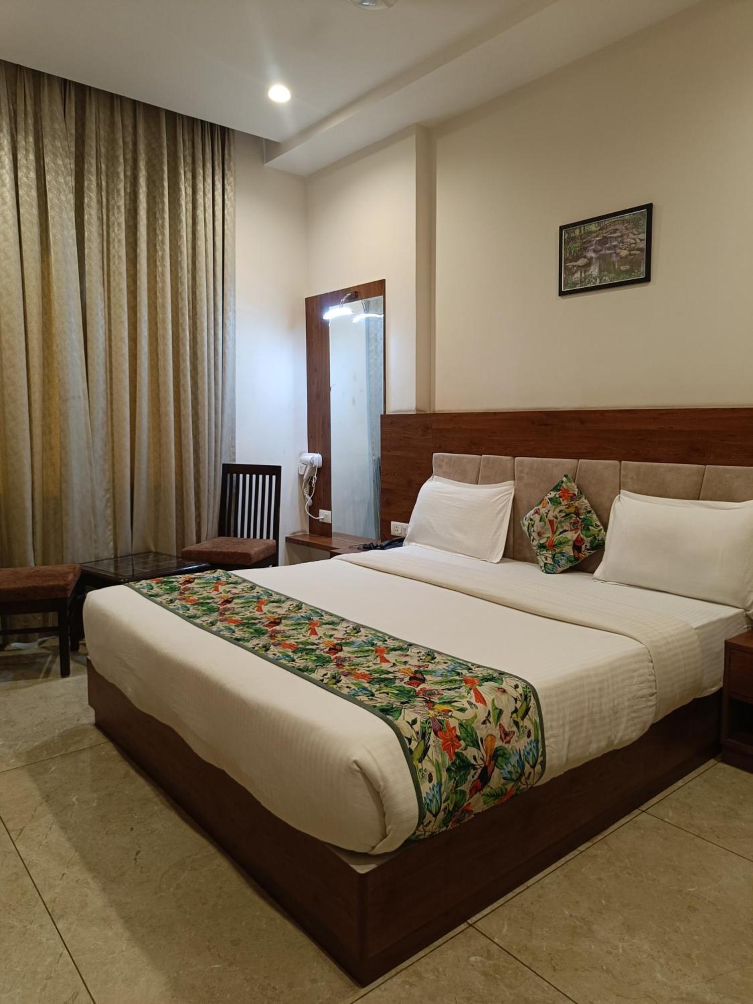 Hotel Remark Udaipur Exterior photo